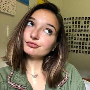 Meet your Posher, Selin